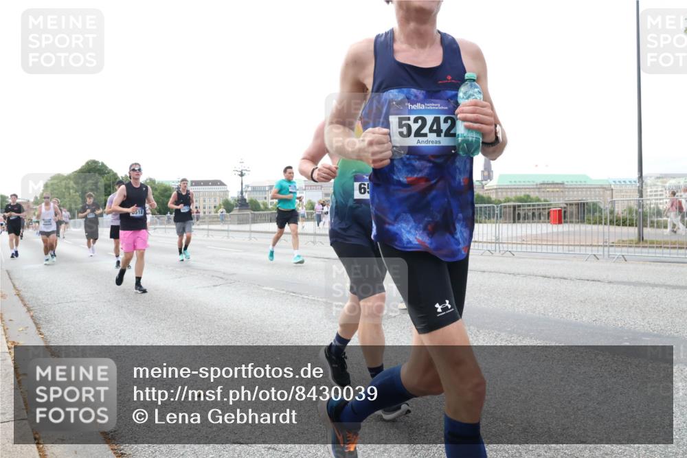 29.06.2025 - hella hamburg halbmarathon Lena Gebhardt http://msf.ph/oto/8430039 29.06.2025 10:07:26 Lombardsbrücke 518, 6, 5242, 1173, 1893, 2032, 2136, 2190, 3922, 4262, 4502, 4550, 5242, 5899, 6196, 6517, 6518, 6707, 6713, 6715, 6833, 7019, 7503, 8744, 9338, 9967, 10212, 10283, 10700, 11758, 12378, 12550, 15051, 15673, 16241, 17062, 17895, 18218, 18316, 18721, 19134 meine-sportfotos.de