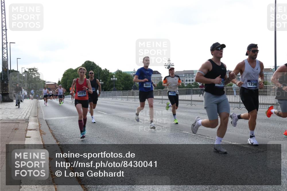 29.06.2025 - hella hamburg halbmarathon Lena Gebhardt http://msf.ph/oto/8430041 29.06.2025 09:44:37 Lombardsbrücke 268, 2021, 3845, 15583, 1236, 1065, 1122, 2021, 2879, 3075, 3845, 3968, 4678, 5344, 5367, 7231, 7349, 7793, 8473, 8731, 8975, 9079, 10106, 10156, 10173, 10655, 10790, 11877, 12287, 12337, 12369, 13779, 13956, 14828, 15268, 15576, 15583, 15655, 15880, 16118, 16377, 16736, 17258, 17354, 18567, 18699, 19114 meine-sportfotos.de