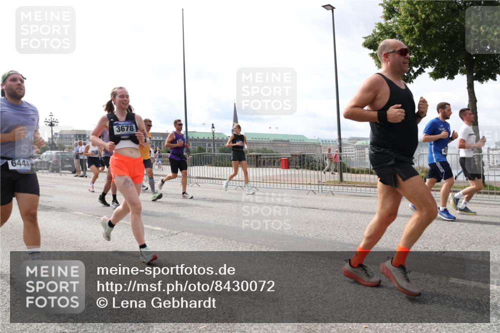 29.06.2025 - hella hamburg halbmarathon Lena Gebhardt http://msf.ph/oto/8430072 29.06.2025 10:19:48 Lombardsbrücke 6444, 3678, 1110, 1115, 1145, 1154, 1332, 1534, 1708, 2017, 2064, 2357, 2405, 2441, 2589, 2795, 2812, 2895, 2918, 2993, 2995, 3278, 3446, 3678, 4108, 4110, 4170, 4539, 4562, 4570, 4722, 4979, 5035, 5123, 5251, 5397, 5449, 5849, 5878, 6444, 6796, 6797, 6872, 6874, 6939, 7137, 7143, 7248, 7249, 7519, 7808, 7836, 7917, 8146, 8387, 8427, 8537, 8575, 8738, 9856, 10349, 10540, 10594, 10622, 10701, 11028, 11036 meine-sportfotos.de