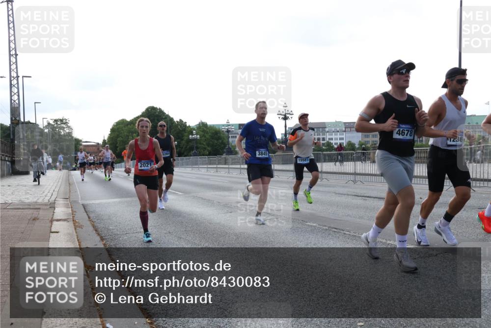 29.06.2025 - hella hamburg halbmarathon Lena Gebhardt http://msf.ph/oto/8430083 29.06.2025 09:44:37 Lombardsbrücke 2021, 5268, 3845, 15583, 4678, 36, 1065, 1122, 2021, 2879, 3075, 3845, 3968, 4678, 5344, 5367, 7231, 7349, 7793, 8473, 8731, 8975, 9079, 10106, 10156, 10173, 10655, 10790, 11877, 12287, 12337, 12369, 13779, 13956, 14828, 15268, 15576, 15583, 15655, 15880, 16118, 16377, 16736, 17258, 17354, 18567, 18699, 19114 meine-sportfotos.de