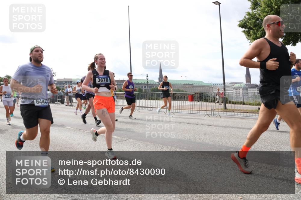 29.06.2025 - hella hamburg halbmarathon Lena Gebhardt http://msf.ph/oto/8430090 29.06.2025 10:19:48 Lombardsbrücke 6796, 6444, 7248, 3678, 8421, 1110, 1115, 1145, 1154, 1332, 1534, 1708, 2017, 2064, 2357, 2405, 2441, 2589, 2795, 2812, 2895, 2918, 2993, 2995, 3278, 3446, 3678, 4108, 4110, 4170, 4539, 4562, 4570, 4722, 4979, 5035, 5123, 5251, 5397, 5449, 5849, 5878, 6444, 6796, 6797, 6872, 6874, 6939, 7137, 7143, 7248, 7249, 7519, 7808, 7836, 7917, 8146, 8387, 8427, 8537, 8575, 8738, 9856, 10349, 10540, 10594, 10622, 10701, 11028, 11036 meine-sportfotos.de