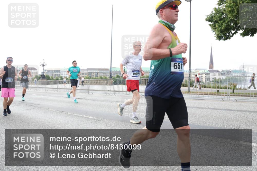 29.06.2025 - hella hamburg halbmarathon Lena Gebhardt http://msf.ph/oto/8430099 29.06.2025 10:07:26 Lombardsbrücke 6518, 18218, 15673, 10700, 651, 1173, 1893, 2032, 2136, 2190, 3922, 4262, 4502, 4550, 5242, 5899, 6196, 6517, 6518, 6707, 6713, 6715, 6833, 7019, 7503, 8744, 9338, 9967, 10212, 10283, 10700, 11758, 12378, 12550, 15051, 15673, 16241, 17062, 17895, 18218, 18316, 18721, 19134 meine-sportfotos.de