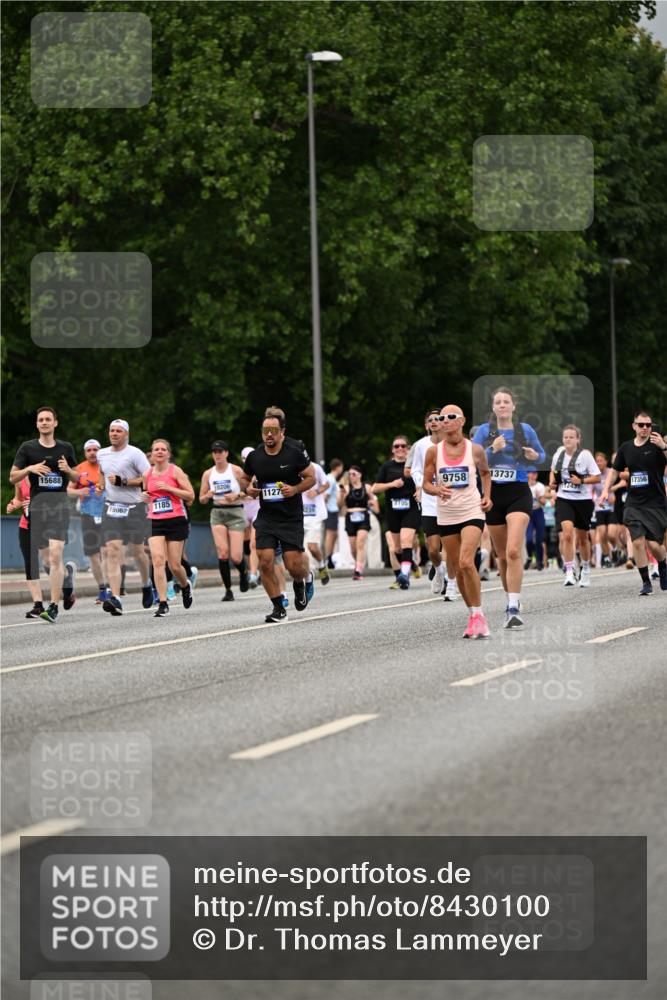 29.06.2025 - hella hamburg halbmarathon Dr. Thomas Lammeyer http://msf.ph/oto/8430100 29.06.2025 10:51:49 Kennedybrücke 1073, 1555, 1593, 1618, 2211, 2320, 2491, 2500, 2981, 4342, 5700, 5895, 7240, 8105, 8158, 9092, 9743, 9758, 10511, 11276, 11378 meine-sportfotos.de