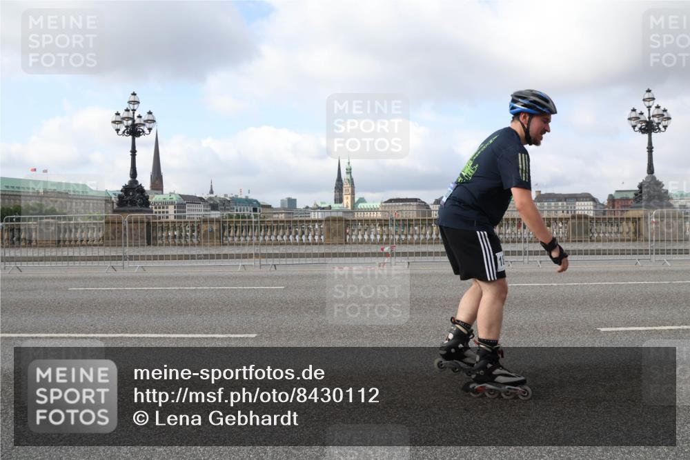 29.06.2025 - hella hamburg halbmarathon Lena Gebhardt http://msf.ph/oto/8430112 29.06.2025 08:59:58 Lombardsbrücke  meine-sportfotos.de