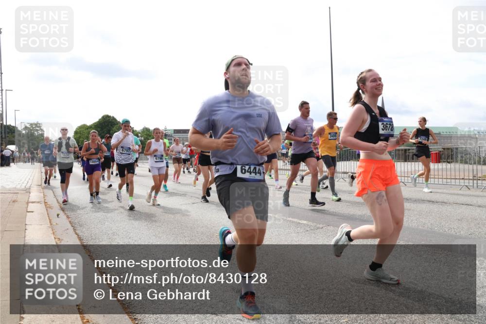 29.06.2025 - hella hamburg halbmarathon Lena Gebhardt http://msf.ph/oto/8430128 29.06.2025 10:19:49 Lombardsbrücke 20, 1534, 14054, 6797, 6796, 6444, 2405, 3678, 7249, 1110, 1115, 1145, 1154, 1332, 1534, 1708, 2017, 2064, 2357, 2405, 2441, 2795, 2812, 2895, 2918, 2993, 2995, 3278, 3446, 3678, 4108, 4110, 4170, 4539, 4562, 4570, 4722, 4979, 5035, 5123, 5251, 5397, 5449, 5849, 5878, 6444, 6796, 6797, 6872, 6874, 6939, 7137, 7143, 7248, 7249, 7519, 7808, 7836, 7917, 8146, 8387, 8427, 8537, 8575, 8738, 9856, 10349, 10540, 10550, 10594, 10622, 10701, 11028, 11036 meine-sportfotos.de