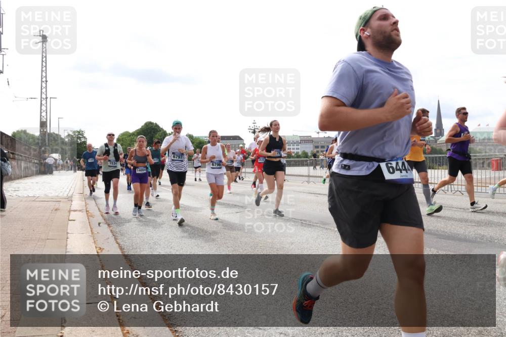29.06.2025 - hella hamburg halbmarathon Lena Gebhardt http://msf.ph/oto/8430157 29.06.2025 10:19:49 Lombardsbrücke 1534, 14054, 6797, 6796, 1532, 644, 1110, 1115, 1145, 1154, 1332, 1534, 1708, 2017, 2064, 2357, 2405, 2441, 2795, 2812, 2895, 2918, 2993, 2995, 3278, 3446, 3678, 4108, 4110, 4170, 4539, 4562, 4570, 4722, 4979, 5035, 5123, 5251, 5397, 5449, 5849, 5878, 6444, 6796, 6797, 6872, 6874, 6939, 7137, 7143, 7248, 7249, 7519, 7808, 7836, 7917, 8146, 8387, 8427, 8537, 8575, 8738, 9856, 10349, 10540, 10550, 10594, 10622, 10701, 11028, 11036 meine-sportfotos.de