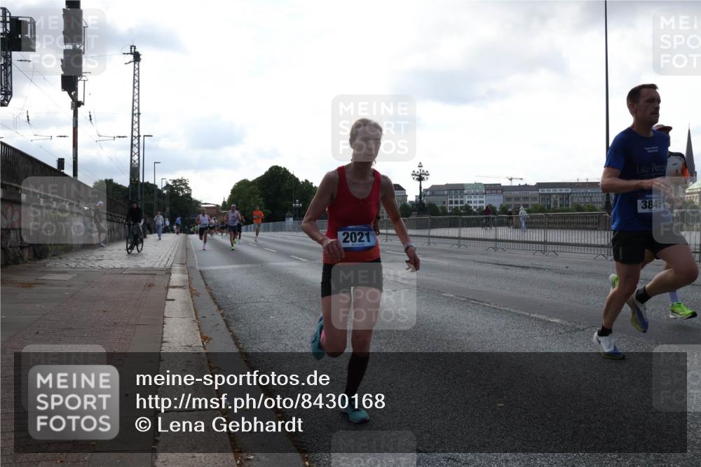 29.06.2025 - hella hamburg halbmarathon Lena Gebhardt http://msf.ph/oto/8430168 29.06.2025 09:44:38 Lombardsbrücke 2021, 3845, 1065, 2021, 2879, 3075, 3845, 3968, 4678, 5344, 5367, 7349, 7793, 8473, 8731, 8975, 9079, 10106, 10156, 10173, 10655, 10790, 11877, 12287, 12337, 12369, 13779, 13956, 14828, 15268, 15576, 15583, 15655, 15880, 16118, 16377, 16736, 17258, 17354, 18567, 18699, 19114 meine-sportfotos.de