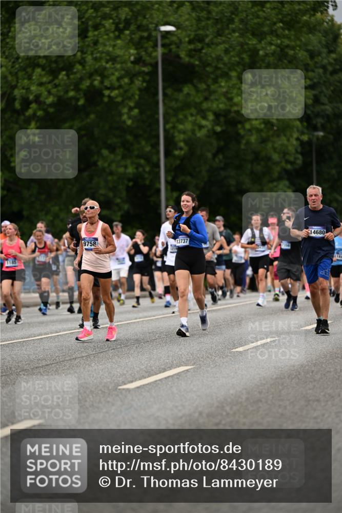 29.06.2025 - hella hamburg halbmarathon Dr. Thomas Lammeyer http://msf.ph/oto/8430189 29.06.2025 10:51:51 Kennedybrücke 1073, 1555, 1593, 1618, 2211, 2320, 2491, 2500, 2981, 3679, 4239, 4342, 5700, 5895, 7240, 8105, 8158, 8270, 9092, 9743, 9758, 10511, 10658, 10903, 11276 meine-sportfotos.de