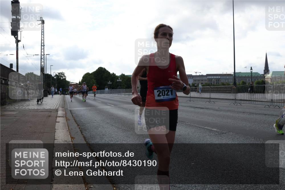 29.06.2025 - hella hamburg halbmarathon Lena Gebhardt http://msf.ph/oto/8430190 29.06.2025 09:44:38 Lombardsbrücke 2021, 1065, 2021, 2879, 3075, 3845, 3968, 4678, 5344, 5367, 7349, 7793, 8473, 8731, 8975, 9079, 10106, 10156, 10173, 10655, 10790, 11877, 12287, 12337, 12369, 13779, 13956, 14828, 15268, 15576, 15583, 15655, 15880, 16118, 16377, 16736, 17258, 17354, 18567, 18699, 19114 meine-sportfotos.de