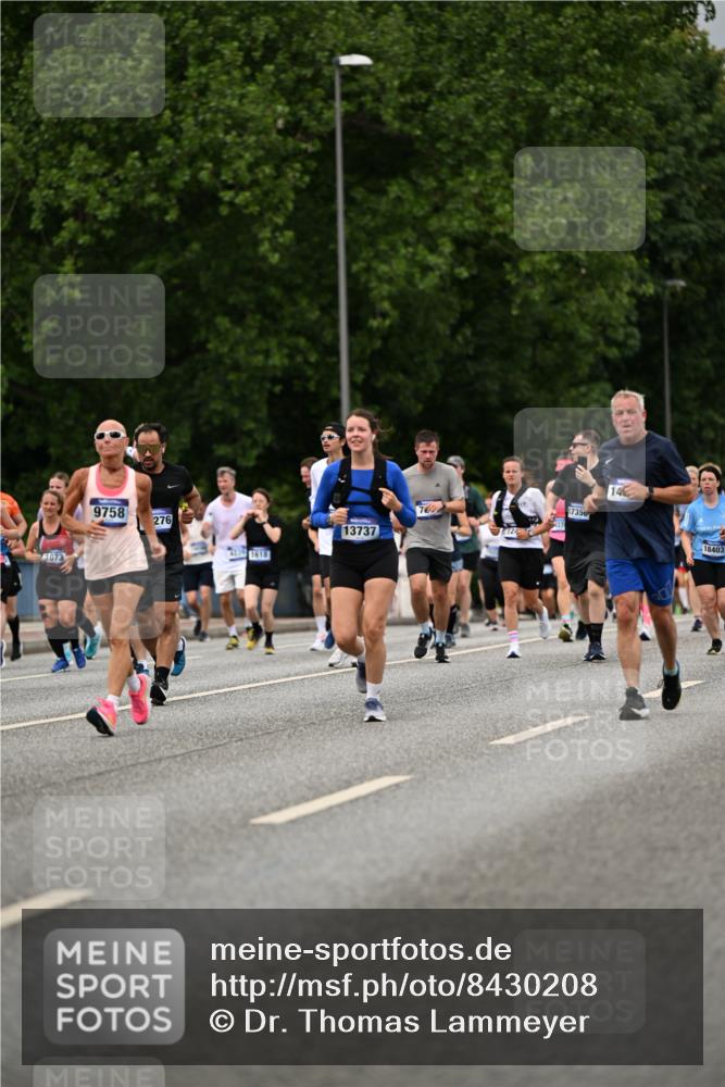 29.06.2025 - hella hamburg halbmarathon Dr. Thomas Lammeyer http://msf.ph/oto/8430208 29.06.2025 10:51:51 Kennedybrücke 1073, 1555, 1593, 1618, 2211, 2320, 2491, 2500, 2981, 3679, 4239, 4342, 5700, 5895, 7240, 8105, 8158, 8270, 9092, 9743, 9758, 10511, 10658, 10903, 11276 meine-sportfotos.de