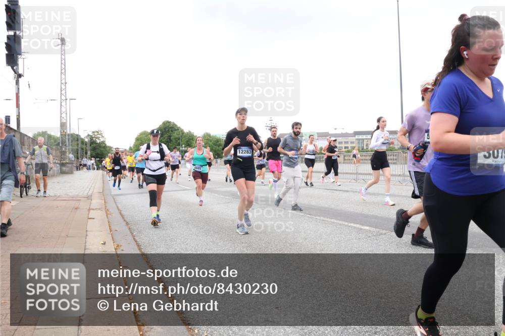29.06.2025 - hella hamburg halbmarathon Lena Gebhardt http://msf.ph/oto/8430230 29.06.2025 10:54:10 Lombardsbrücke 4685, 12283, 5, 307, 1017, 1263, 1687, 1744, 1753, 1762, 1779, 1789, 1822, 1949, 2079, 2372, 2600, 2761, 2854, 3055, 3079, 3187, 3188, 3249, 3364, 3465, 3467, 3557, 3857, 4323, 4685, 4720, 4801, 4838, 5157, 5309, 5430, 5514, 5804, 5817, 5856, 5898, 5933, 5964, 6039, 6192, 6273, 6468, 6583, 6987, 6988, 7039, 7498, 7614, 7670, 7874, 7946, 8801, 8803, 8867, 8924, 9130, 9138, 9203, 9503, 9572, 9771, 10207, 11354, 11390, 11785 meine-sportfotos.de