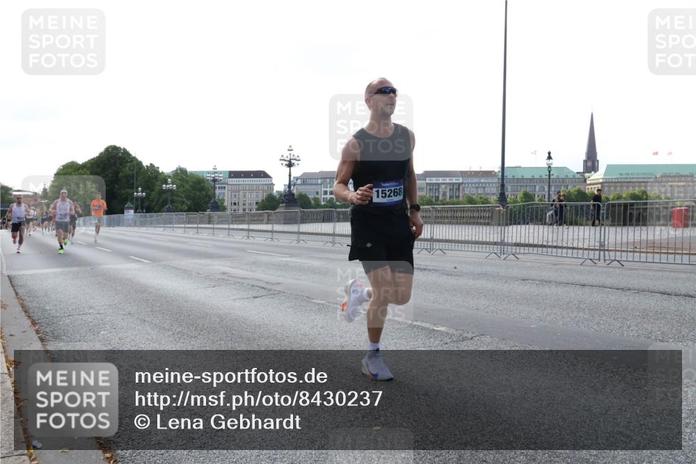 29.06.2025 - hella hamburg halbmarathon Lena Gebhardt http://msf.ph/oto/8430237 29.06.2025 09:44:39 Lombardsbrücke 15268, 1065, 2021, 2879, 3075, 3845, 3968, 4678, 5344, 5367, 7349, 7793, 8473, 8731, 8975, 9079, 10106, 10156, 10173, 10655, 10790, 11877, 12287, 12337, 12369, 13779, 13838, 13956, 14828, 15268, 15576, 15583, 15655, 15880, 16118, 16377, 16508, 16736, 17258, 17354, 18567, 18699, 19114 meine-sportfotos.de