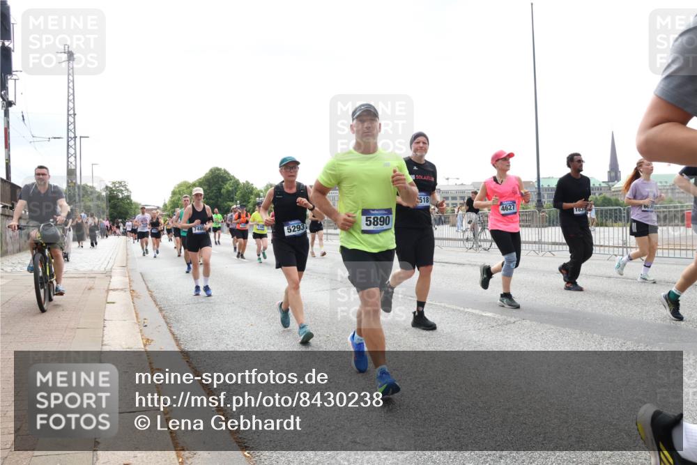 29.06.2025 - hella hamburg halbmarathon Lena Gebhardt http://msf.ph/oto/8430238 29.06.2025 10:44:01 Lombardsbrücke 748, 5293, 5890, 518, 4627, 183, 1023, 1026, 1095, 1306, 1310, 1400, 1459, 1519, 1802, 1804, 2073, 2186, 2692, 2733, 3065, 3288, 3390, 3596, 3597, 4627, 4636, 4866, 4898, 5001, 5127, 5192, 5201, 5214, 5293, 5730, 5731, 5890, 5902, 5905, 6036, 6226, 6334, 6895, 6971, 6973, 7197, 7205, 7206, 7326, 7489, 7504, 7610, 7818, 7842, 8000, 8058, 8504, 8591, 8763, 8870, 8957, 9073, 9510, 9704, 9831, 9879, 10097, 10223, 11955, 12803, 12995 meine-sportfotos.de