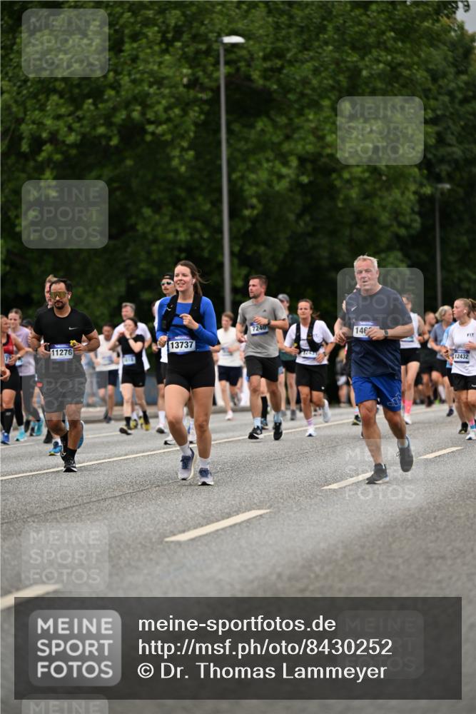 29.06.2025 - hella hamburg halbmarathon Dr. Thomas Lammeyer http://msf.ph/oto/8430252 29.06.2025 10:51:52 Kennedybrücke 1073, 1523, 1555, 1593, 1618, 2211, 2320, 2491, 2500, 2981, 3679, 4239, 4342, 5700, 5796, 5895, 7240, 8105, 8158, 8270, 9092, 9743, 9758, 10658, 10903, 11276 meine-sportfotos.de