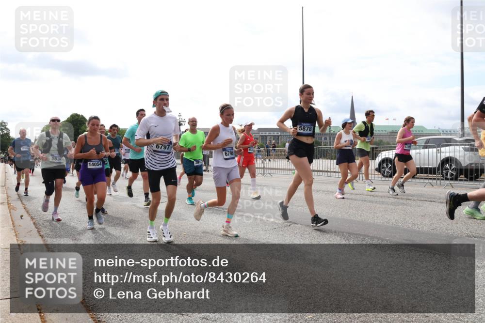 29.06.2025 - hella hamburg halbmarathon Lena Gebhardt http://msf.ph/oto/8430264 29.06.2025 10:19:50 Lombardsbrücke 11999, 1534, 14054, 6797, 291, 6796, 5878, 103, 1731, 1110, 1115, 1145, 1154, 1332, 1534, 1708, 2017, 2064, 2357, 2405, 2441, 2795, 2895, 2918, 2993, 2995, 3278, 3446, 3678, 4108, 4110, 4170, 4539, 4562, 4570, 4737, 4979, 5035, 5123, 5251, 5397, 5449, 5849, 5878, 6444, 6796, 6797, 6872, 6874, 6939, 7137, 7143, 7248, 7249, 7519, 7808, 7836, 7917, 8146, 8387, 8427, 8537, 8575, 8738, 9196, 9856, 10349, 10540, 10550, 10594, 10622, 10701, 11028, 11036 meine-sportfotos.de