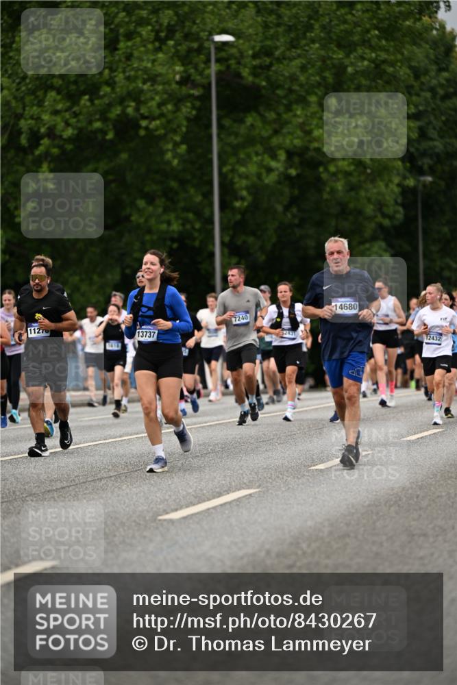 29.06.2025 - hella hamburg halbmarathon Dr. Thomas Lammeyer http://msf.ph/oto/8430267 29.06.2025 10:51:52 Kennedybrücke 1073, 1523, 1555, 1593, 1618, 2211, 2320, 2491, 2500, 2981, 3679, 4239, 4342, 5700, 5796, 5895, 7240, 8105, 8158, 8270, 9092, 9743, 9758, 10658, 10903, 11276 meine-sportfotos.de