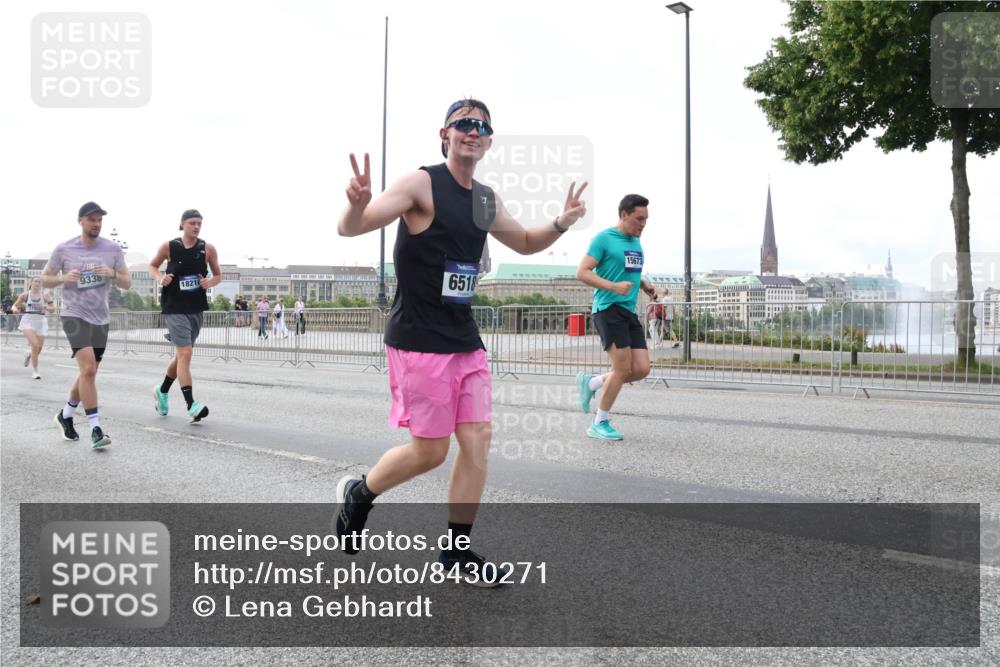 29.06.2025 - hella hamburg halbmarathon Lena Gebhardt http://msf.ph/oto/8430271 29.06.2025 10:07:28 Lombardsbrücke 9338, 18218, 6518, 15673, 1173, 1893, 2032, 2136, 2190, 3922, 4262, 4502, 4550, 5242, 5899, 6196, 6517, 6518, 6707, 6713, 6715, 6833, 7019, 7503, 7760, 8744, 9338, 9967, 10212, 10700, 11114, 11394, 11641, 11758, 12378, 12550, 15051, 15673, 16241, 17062, 17895, 18218, 18316, 18721, 19134 meine-sportfotos.de
