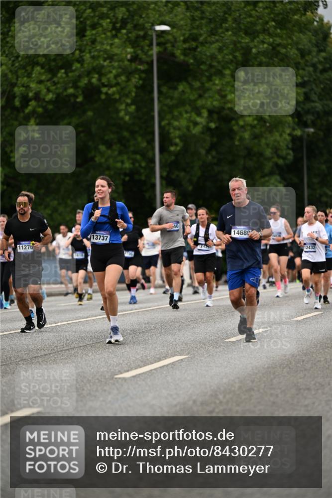 29.06.2025 - hella hamburg halbmarathon Dr. Thomas Lammeyer http://msf.ph/oto/8430277 29.06.2025 10:51:52 Kennedybrücke 1073, 1523, 1555, 1593, 1618, 2211, 2320, 2491, 2500, 2981, 3679, 4239, 4342, 5700, 5796, 5895, 7240, 8105, 8158, 8270, 9092, 9743, 9758, 10658, 10903, 11276 meine-sportfotos.de