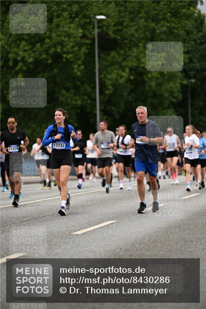 29.06.2025 - hella hamburg halbmarathon Dr. Thomas Lammeyer http://msf.ph/oto/8430286 29.06.2025 10:51:52 Kennedybrücke 1073, 1523, 1555, 1593, 1618, 2211, 2320, 2491, 2500, 2981, 3679, 4239, 4342, 5700, 5796, 5895, 7240, 8105, 8158, 8270, 9092, 9743, 9758, 10658, 10903, 11276 meine-sportfotos.de