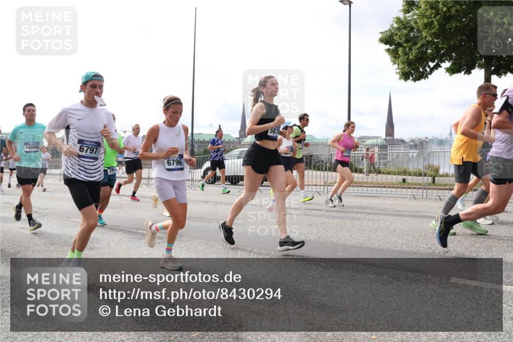 29.06.2025 - hella hamburg halbmarathon Lena Gebhardt http://msf.ph/oto/8430294 29.06.2025 10:19:50 Lombardsbrücke 16886, 6797, 149, 6796, 587, 1731, 1110, 1115, 1145, 1154, 1332, 1534, 1708, 2017, 2064, 2357, 2405, 2441, 2795, 2895, 2918, 2993, 2995, 3278, 3446, 3678, 4108, 4110, 4170, 4539, 4562, 4570, 4737, 4979, 5035, 5123, 5251, 5397, 5449, 5849, 5878, 6444, 6796, 6797, 6872, 6874, 6939, 7137, 7143, 7248, 7249, 7519, 7808, 7836, 7917, 8146, 8387, 8427, 8537, 8575, 8738, 9196, 9856, 10349, 10540, 10550, 10594, 10622, 10701, 11028, 11036 meine-sportfotos.de