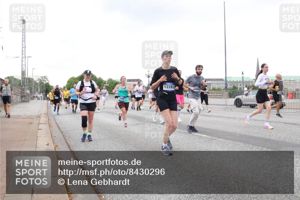 29.06.2025 - hella hamburg halbmarathon Lena Gebhardt http://msf.ph/oto/8430296 29.06.2025 10:54:11 Lombardsbrücke 4685, 12283, 8904, 1017, 1263, 1687, 1744, 1753, 1762, 1779, 1789, 1822, 1949, 2079, 2372, 2600, 2761, 2854, 3055, 3079, 3187, 3188, 3249, 3364, 3465, 3467, 3557, 3795, 3857, 4323, 4685, 4720, 4801, 4838, 4971, 5157, 5309, 5430, 5514, 5804, 5817, 5856, 5898, 5933, 5964, 6039, 6192, 6273, 6468, 6583, 6987, 6988, 7498, 7614, 7670, 7874, 7946, 8801, 8803, 8867, 8924, 9130, 9138, 9203, 9503, 9572, 9771, 10207, 11354, 11390, 11785 meine-sportfotos.de