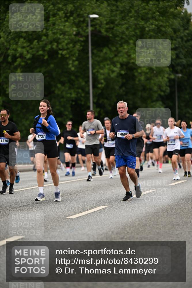 29.06.2025 - hella hamburg halbmarathon Dr. Thomas Lammeyer http://msf.ph/oto/8430299 29.06.2025 10:51:53 Kennedybrücke 1073, 1430, 1523, 1593, 1618, 2211, 2320, 2491, 2500, 2981, 3679, 4239, 4342, 5700, 5796, 5895, 7240, 8105, 8158, 8270, 9092, 9743, 9758, 10658, 10903, 11276 meine-sportfotos.de