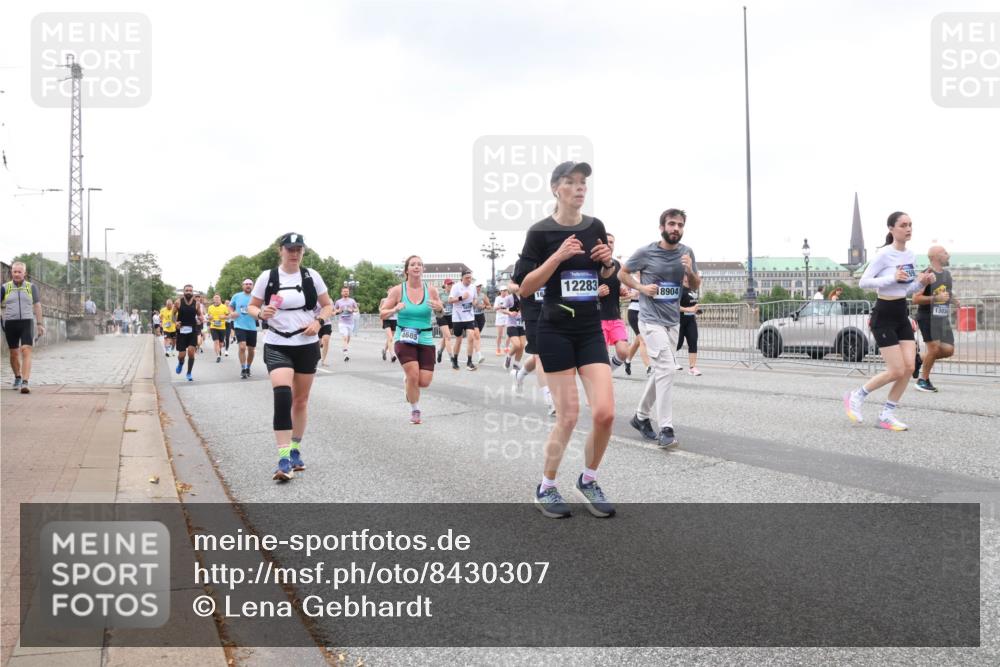29.06.2025 - hella hamburg halbmarathon Lena Gebhardt http://msf.ph/oto/8430307 29.06.2025 10:54:11 Lombardsbrücke 4685, 12283, 269, 18904, 13034, 1017, 1263, 1687, 1744, 1753, 1762, 1779, 1789, 1822, 1949, 2079, 2372, 2600, 2761, 2854, 3055, 3079, 3187, 3188, 3249, 3364, 3465, 3467, 3557, 3795, 3857, 4323, 4685, 4720, 4801, 4838, 4971, 5157, 5309, 5430, 5514, 5804, 5817, 5856, 5898, 5933, 5964, 6039, 6192, 6273, 6468, 6583, 6987, 6988, 7498, 7614, 7670, 7874, 7946, 8801, 8803, 8867, 8924, 9130, 9138, 9203, 9503, 9572, 9771, 10207, 11354, 11390, 11785 meine-sportfotos.de