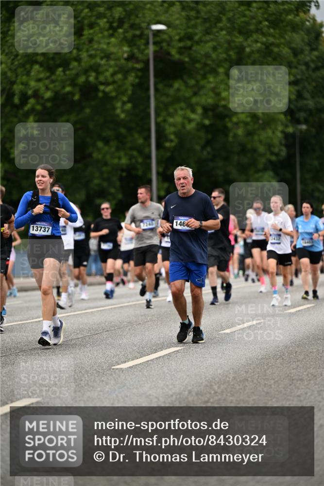 29.06.2025 - hella hamburg halbmarathon Dr. Thomas Lammeyer http://msf.ph/oto/8430324 29.06.2025 10:51:53 Kennedybrücke 1073, 1430, 1523, 1593, 1618, 2211, 2320, 2491, 2500, 2981, 3679, 4239, 4342, 5700, 5796, 5895, 7240, 8105, 8158, 8270, 9092, 9743, 9758, 10658, 10903, 11276 meine-sportfotos.de