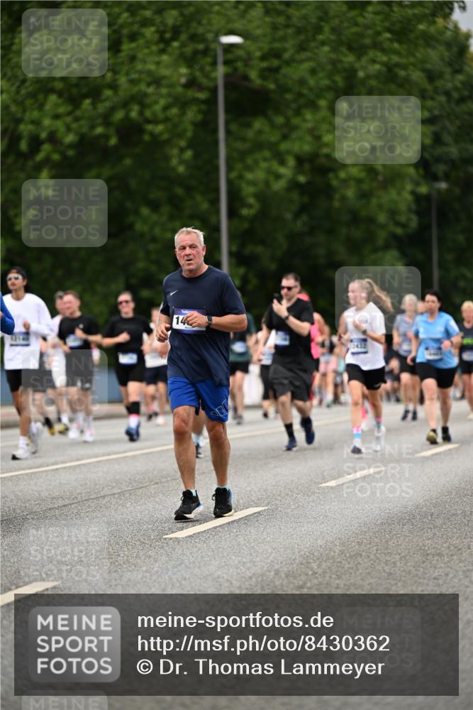 29.06.2025 - hella hamburg halbmarathon Dr. Thomas Lammeyer http://msf.ph/oto/8430362 29.06.2025 10:51:54 Kennedybrücke 1073, 1430, 1523, 1593, 1618, 2211, 2320, 2491, 2500, 2981, 3679, 4239, 4342, 5700, 5796, 5895, 7240, 8105, 8158, 8270, 9743, 9758, 10658, 10903, 11276 meine-sportfotos.de