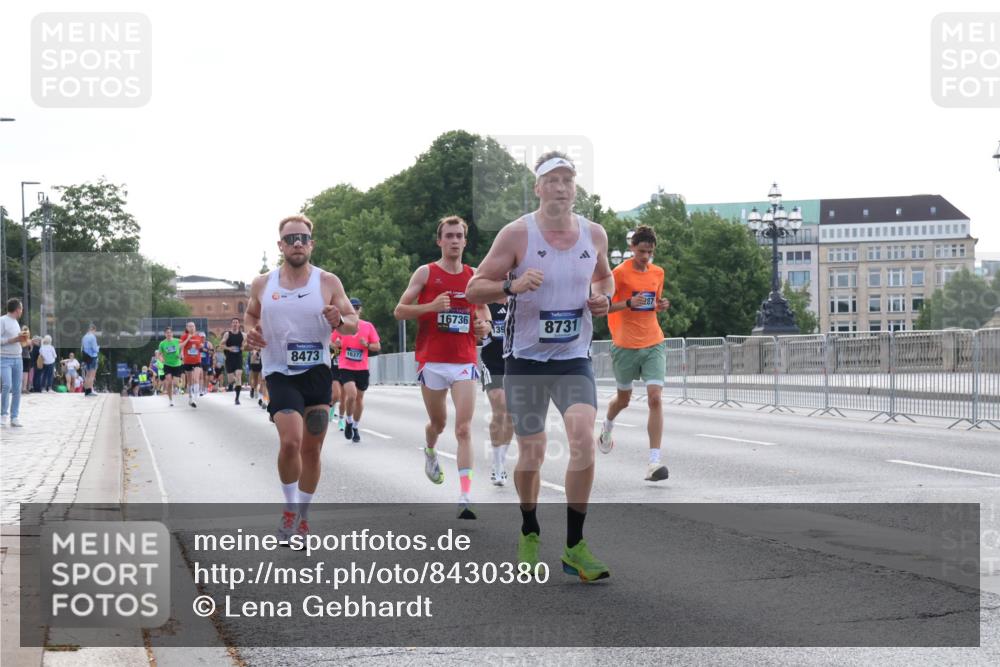 29.06.2025 - hella hamburg halbmarathon Lena Gebhardt http://msf.ph/oto/8430380 29.06.2025 09:44:42 Lombardsbrücke 8473, 16377, 16736, 139, 8731, 1065, 1827, 2021, 2879, 3075, 3201, 3845, 3968, 4678, 5344, 5367, 7349, 7793, 8473, 8731, 8975, 9079, 10106, 10156, 10173, 10790, 10848, 11877, 12287, 12337, 12369, 13779, 13838, 13956, 14164, 14828, 15268, 15576, 15583, 15655, 15880, 16118, 16377, 16508, 16736, 17258, 17354, 18567, 18699, 19114 meine-sportfotos.de