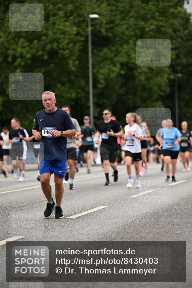 29.06.2025 - hella hamburg halbmarathon Dr. Thomas Lammeyer http://msf.ph/oto/8430403 29.06.2025 10:51:55 Kennedybrücke 1073, 1430, 1523, 1593, 1618, 2211, 2320, 2491, 2500, 2981, 3679, 4239, 4342, 5700, 5796, 7240, 8105, 8158, 8270, 9743, 9758, 10658, 10903, 11276 meine-sportfotos.de