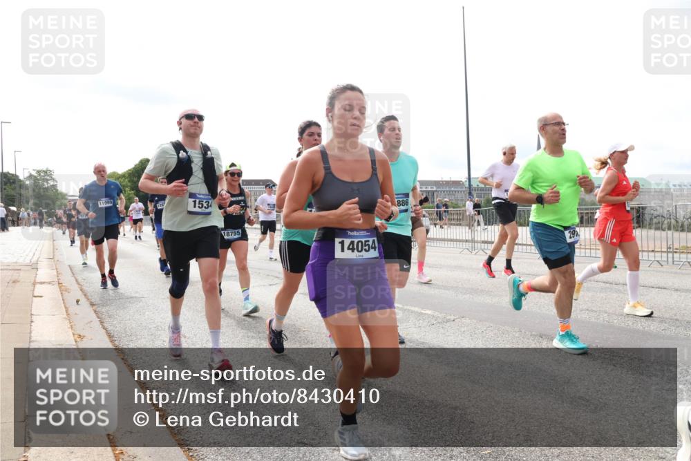 29.06.2025 - hella hamburg halbmarathon Lena Gebhardt http://msf.ph/oto/8430410 29.06.2025 10:19:51 Lombardsbrücke 791, 11999, 126, 1534, 18755, 14054, 886, 29, 1110, 1115, 1145, 1154, 1332, 1534, 1708, 2017, 2064, 2357, 2405, 2441, 2795, 2895, 2918, 2993, 2995, 3278, 3446, 3678, 4108, 4110, 4170, 4539, 4562, 4570, 4737, 4739, 4979, 5035, 5123, 5251, 5397, 5449, 5849, 5878, 6444, 6796, 6797, 6872, 6874, 6939, 7137, 7143, 7248, 7249, 7519, 7808, 7836, 7917, 8146, 8387, 8427, 8537, 8738, 9196, 9856, 10349, 10540, 10550, 10594, 10622, 10701, 11028, 11036 meine-sportfotos.de