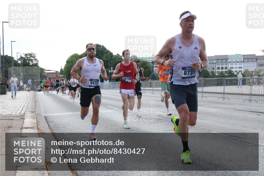 29.06.2025 - hella hamburg halbmarathon Lena Gebhardt http://msf.ph/oto/8430427 29.06.2025 09:44:43 Lombardsbrücke 8473, 16736, 1228, 8731, 1065, 1827, 2021, 2879, 3075, 3201, 3845, 3968, 4678, 5269, 5344, 5367, 6619, 7349, 8473, 8731, 8975, 9079, 10106, 10156, 10173, 10790, 10848, 11877, 12287, 12337, 12369, 13779, 13838, 13956, 14164, 14828, 15268, 15576, 15583, 15655, 15880, 16118, 16377, 16508, 16736, 17258, 17354, 18567, 18699, 19114 meine-sportfotos.de