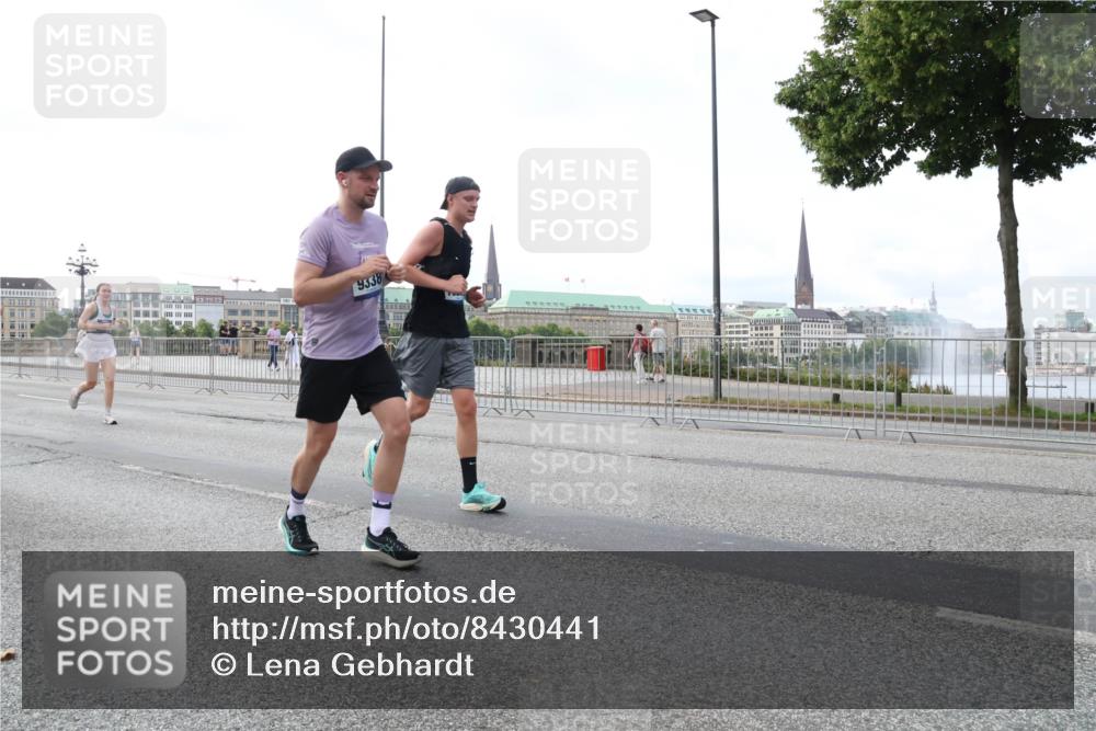 29.06.2025 - hella hamburg halbmarathon Lena Gebhardt http://msf.ph/oto/8430441 29.06.2025 10:07:29 Lombardsbrücke 9338, 1173, 1893, 2032, 2136, 2190, 3922, 4262, 4502, 4550, 5100, 5242, 5899, 6196, 6517, 6518, 6707, 6713, 6715, 6833, 7019, 7503, 7760, 9338, 9967, 10212, 10700, 10703, 11114, 11394, 11641, 11758, 12378, 12550, 15051, 15673, 16241, 16539, 17062, 17895, 18218, 18270, 18316, 18721, 19134 meine-sportfotos.de