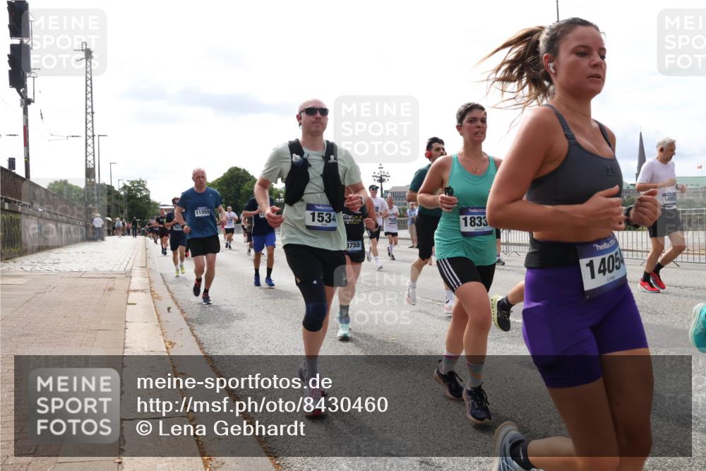 29.06.2025 - hella hamburg halbmarathon Lena Gebhardt http://msf.ph/oto/8430460 29.06.2025 10:19:52 Lombardsbrücke 7917, 11999, 1534, 3755, 1833, 1405, 14953, 1110, 1115, 1145, 1154, 1332, 1534, 1708, 2017, 2064, 2357, 2405, 2441, 2795, 2895, 2918, 2993, 2995, 3278, 3446, 3678, 4108, 4110, 4170, 4539, 4562, 4570, 4737, 4739, 4979, 5035, 5123, 5251, 5397, 5449, 5849, 5878, 6444, 6796, 6797, 6872, 6874, 6939, 7137, 7248, 7249, 7519, 7808, 7836, 7917, 8146, 8387, 8427, 8537, 8738, 9196, 9856, 10349, 10540, 10550, 10594, 10622, 10701, 11028, 11036 meine-sportfotos.de
