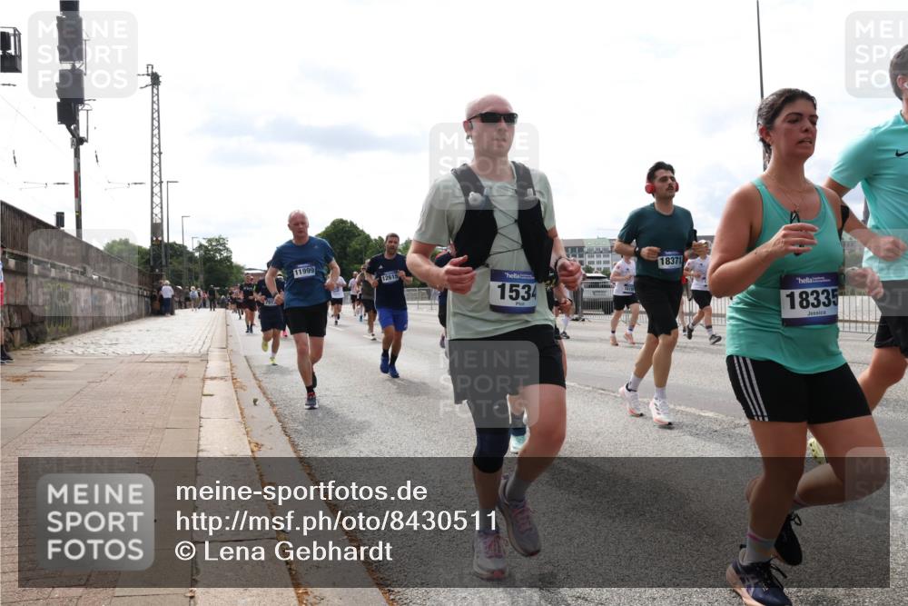 29.06.2025 - hella hamburg halbmarathon Lena Gebhardt http://msf.ph/oto/8430511 29.06.2025 10:19:52 Lombardsbrücke 11999, 12615, 1534, 18371, 18335, 1110, 1115, 1145, 1154, 1332, 1534, 1708, 2017, 2064, 2357, 2405, 2441, 2795, 2895, 2918, 2993, 2995, 3278, 3446, 3678, 4108, 4110, 4170, 4539, 4562, 4570, 4737, 4739, 4979, 5035, 5123, 5251, 5397, 5449, 5849, 5878, 6444, 6796, 6797, 6872, 6874, 6939, 7137, 7248, 7249, 7519, 7808, 7836, 7917, 8146, 8387, 8427, 8537, 8738, 9196, 9856, 10349, 10540, 10550, 10594, 10622, 10701, 11028, 11036 meine-sportfotos.de
