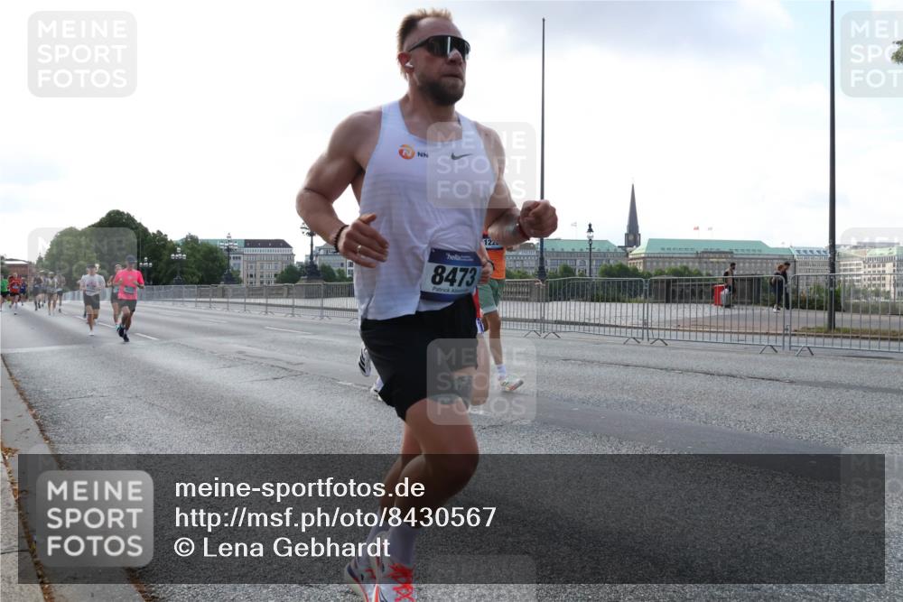 29.06.2025 - hella hamburg halbmarathon Lena Gebhardt http://msf.ph/oto/8430567 29.06.2025 09:44:44 Lombardsbrücke 8473, 122, 1065, 1827, 2021, 2879, 3075, 3201, 3845, 3968, 4678, 5269, 5344, 5367, 6619, 7349, 8473, 8731, 8975, 9079, 10106, 10156, 10173, 10790, 10848, 11877, 12287, 12337, 12369, 13779, 13838, 13956, 14164, 14828, 15268, 15576, 15583, 15655, 15880, 16118, 16377, 16508, 16736, 17258, 17354, 18567, 18699, 19114 meine-sportfotos.de
