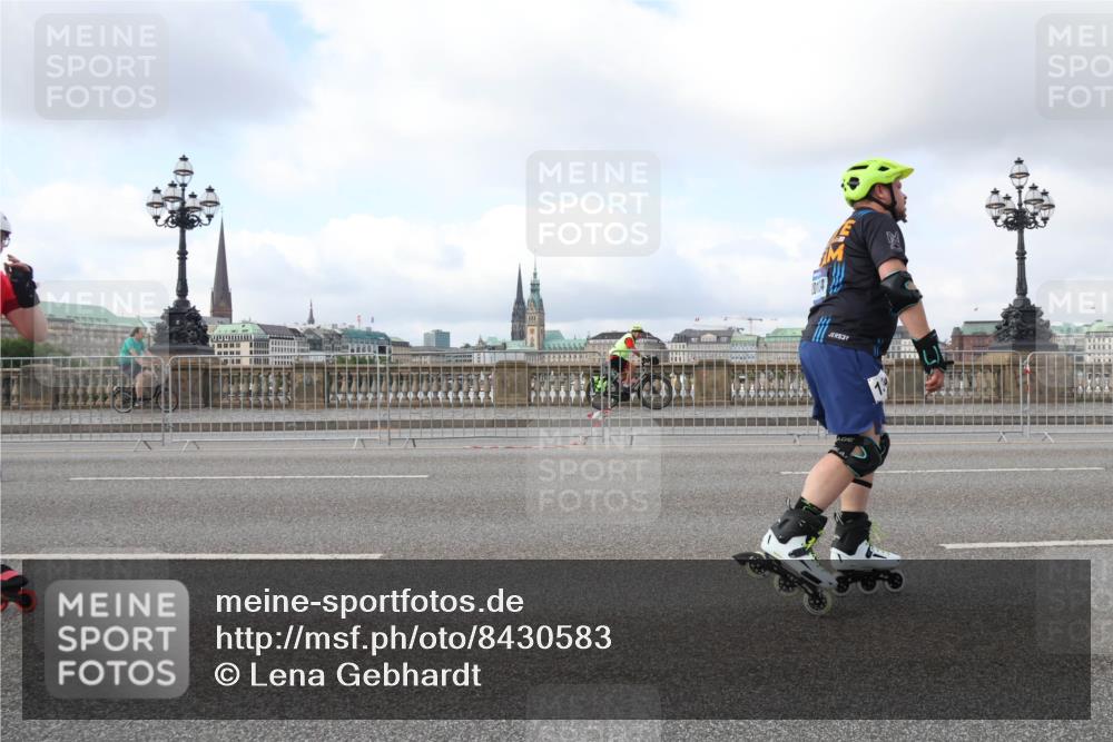 29.06.2025 - hella hamburg halbmarathon Lena Gebhardt http://msf.ph/oto/8430583 29.06.2025 09:00:21 Lombardsbrücke  meine-sportfotos.de