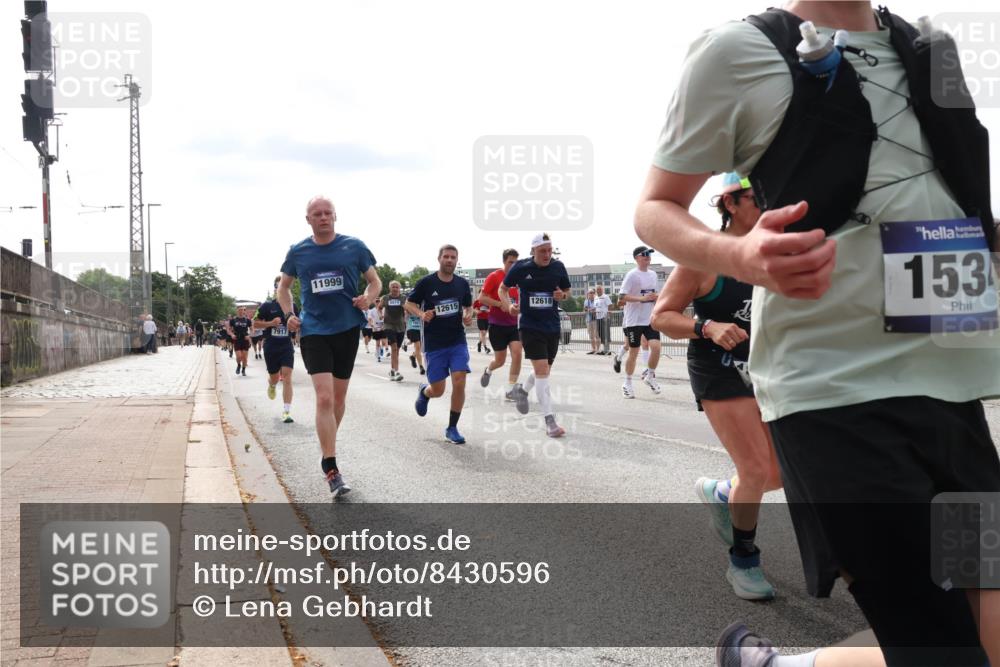 29.06.2025 - hella hamburg halbmarathon Lena Gebhardt http://msf.ph/oto/8430596 29.06.2025 10:19:52 Lombardsbrücke 7917, 11999, 1474, 12615, 12618, 153, 1110, 1115, 1145, 1154, 1332, 1534, 1708, 2017, 2064, 2357, 2405, 2441, 2795, 2895, 2918, 2993, 2995, 3278, 3446, 3678, 4108, 4110, 4170, 4539, 4562, 4570, 4737, 4739, 4979, 5035, 5123, 5251, 5397, 5449, 5849, 5878, 6444, 6796, 6797, 6872, 6874, 6939, 7137, 7248, 7249, 7519, 7808, 7836, 7917, 8146, 8387, 8427, 8537, 8738, 9196, 9856, 10349, 10540, 10550, 10594, 10622, 10701, 11028, 11036 meine-sportfotos.de