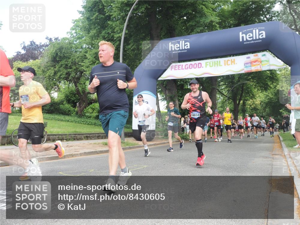 29.06.2025 - hella hamburg halbmarathon KatJ http://msf.ph/oto/8430605 29.06.2025 10:41:54 Zwischen KM18-KM19 1120, 1143, 2432, 3058, 3898, 6587, 8618 meine-sportfotos.de