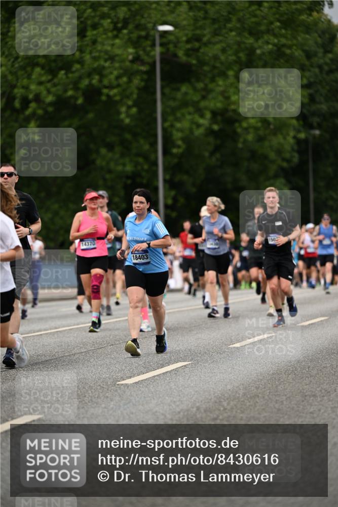 29.06.2025 - hella hamburg halbmarathon Dr. Thomas Lammeyer http://msf.ph/oto/8430616 29.06.2025 10:51:58 Kennedybrücke 1073, 1430, 1523, 1593, 1618, 2163, 2211, 2320, 2407, 2491, 2500, 3679, 4239, 4342, 5700, 5796, 6255, 6256, 7240, 8105, 8158, 8270, 9356, 9743, 9758, 10658, 10777, 10903, 11276 meine-sportfotos.de