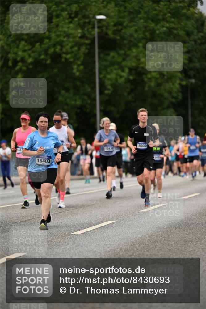 29.06.2025 - hella hamburg halbmarathon Dr. Thomas Lammeyer http://msf.ph/oto/8430693 29.06.2025 10:52:00 Kennedybrücke 1073, 1430, 1523, 1618, 2163, 2211, 2320, 2407, 2491, 2500, 2882, 3679, 4239, 4342, 5700, 5796, 6255, 6256, 7240, 8105, 8158, 8270, 9356, 9743, 9758, 10658, 10777, 10903, 11276 meine-sportfotos.de