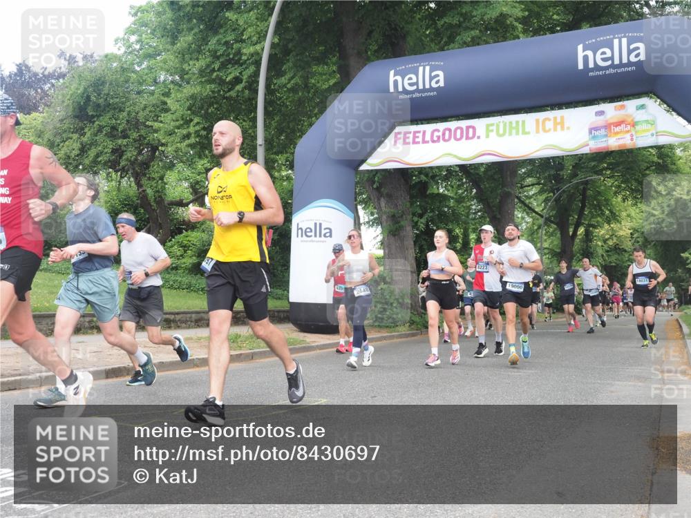 29.06.2025 - hella hamburg halbmarathon KatJ http://msf.ph/oto/8430697 29.06.2025 10:41:58 Zwischen KM18-KM19 1143, 2432, 2448, 4897, 6356, 8223, 8618 meine-sportfotos.de