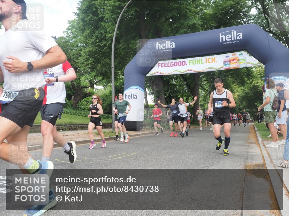 29.06.2025 - hella hamburg halbmarathon KatJ http://msf.ph/oto/8430738 29.06.2025 10:42:01 Zwischen KM18-KM19 1193, 2448, 4231, 4897, 6355, 6356, 8223 meine-sportfotos.de