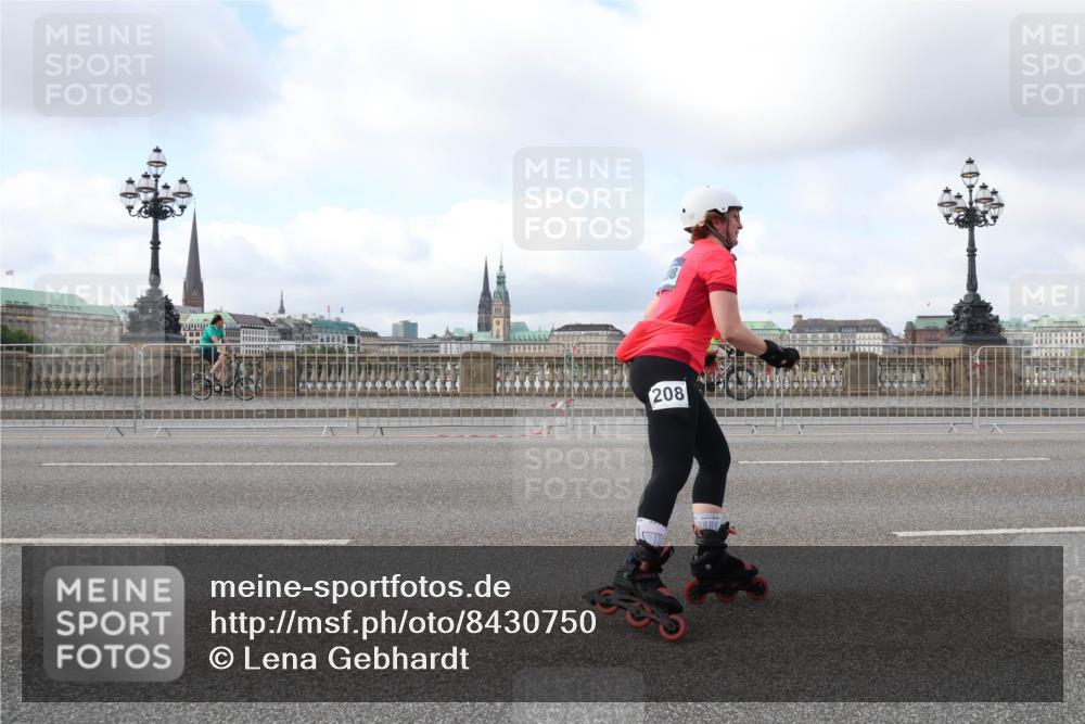 29.06.2025 - hella hamburg halbmarathon Lena Gebhardt http://msf.ph/oto/8430750 29.06.2025 09:00:21 Lombardsbrücke 208 meine-sportfotos.de