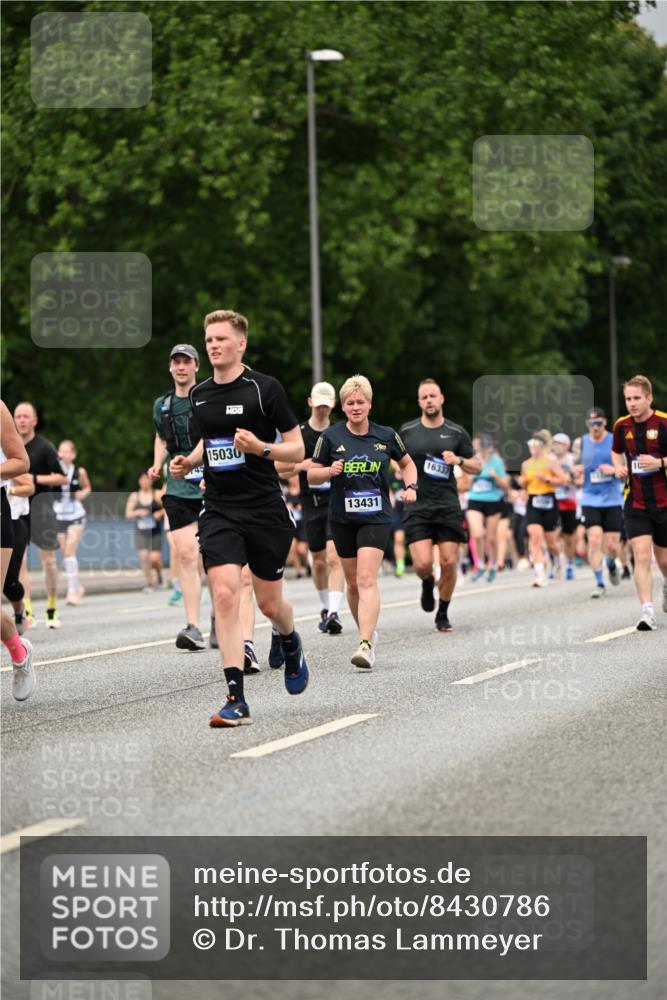 29.06.2025 - hella hamburg halbmarathon Dr. Thomas Lammeyer http://msf.ph/oto/8430786 29.06.2025 10:52:01 Kennedybrücke 1073, 1430, 1523, 1618, 2163, 2211, 2320, 2407, 2491, 2500, 2882, 3679, 4239, 4342, 4974, 5700, 5796, 6255, 6256, 6879, 7240, 8105, 8158, 8270, 9356, 9758, 10658, 10777, 10903, 11276 meine-sportfotos.de