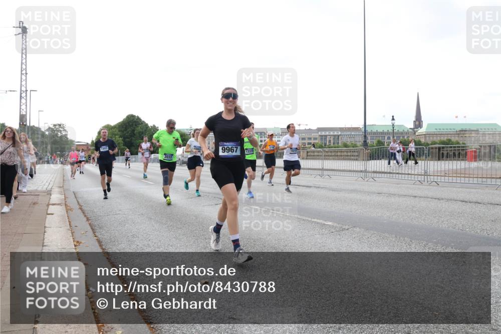 29.06.2025 - hella hamburg halbmarathon Lena Gebhardt http://msf.ph/oto/8430788 29.06.2025 10:07:35 Lombardsbrücke 1893, 2032, 15051, 1, 9967, 12378, 61, 10212, 1173, 1893, 2032, 2136, 2190, 2309, 3328, 3922, 4262, 4502, 4550, 5100, 5242, 5899, 6196, 6517, 6518, 6707, 6713, 6715, 6833, 6918, 7019, 7760, 9071, 9338, 9966, 9967, 10212, 10700, 10703, 11114, 11394, 11641, 11758, 12378, 12789, 15051, 15673, 16241, 16539, 16915, 17062, 18218, 18270, 18721, 19134 meine-sportfotos.de