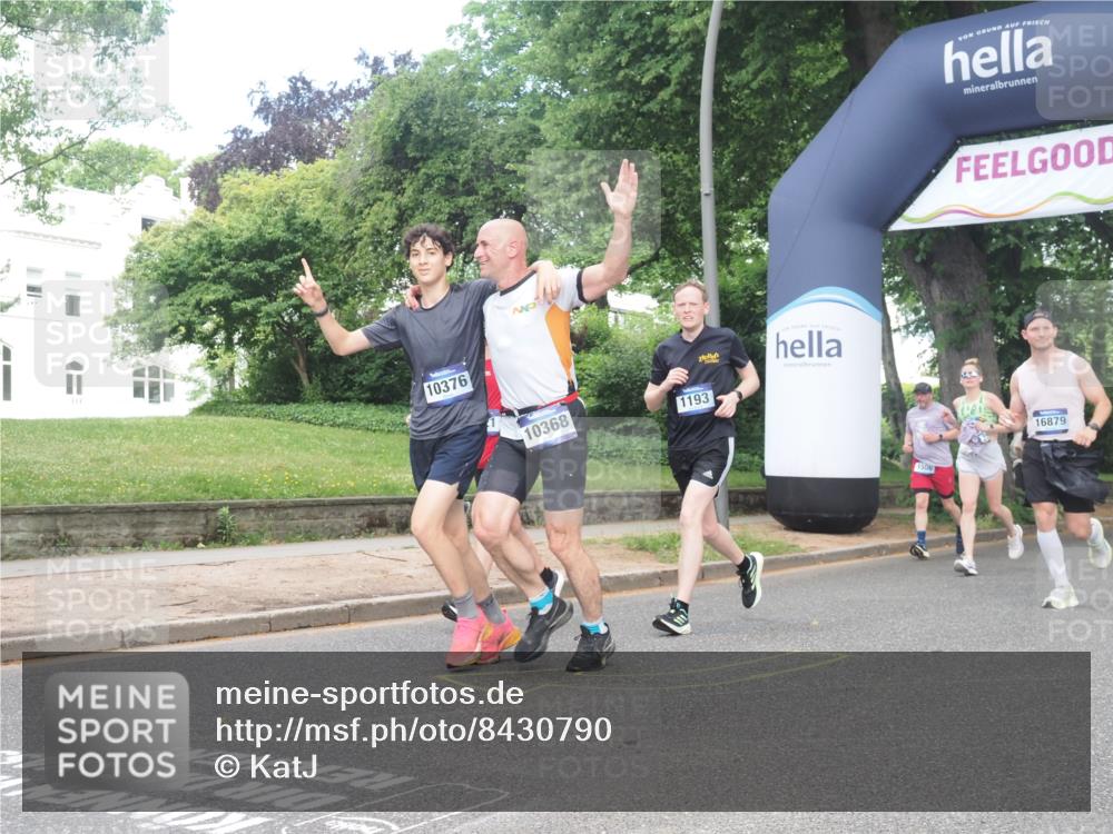 29.06.2025 - hella hamburg halbmarathon KatJ http://msf.ph/oto/8430790 29.06.2025 10:42:03 Zwischen KM18-KM19 1193, 1506, 2448, 3652, 4231, 4897, 6355, 6356, 7221, 8223 meine-sportfotos.de