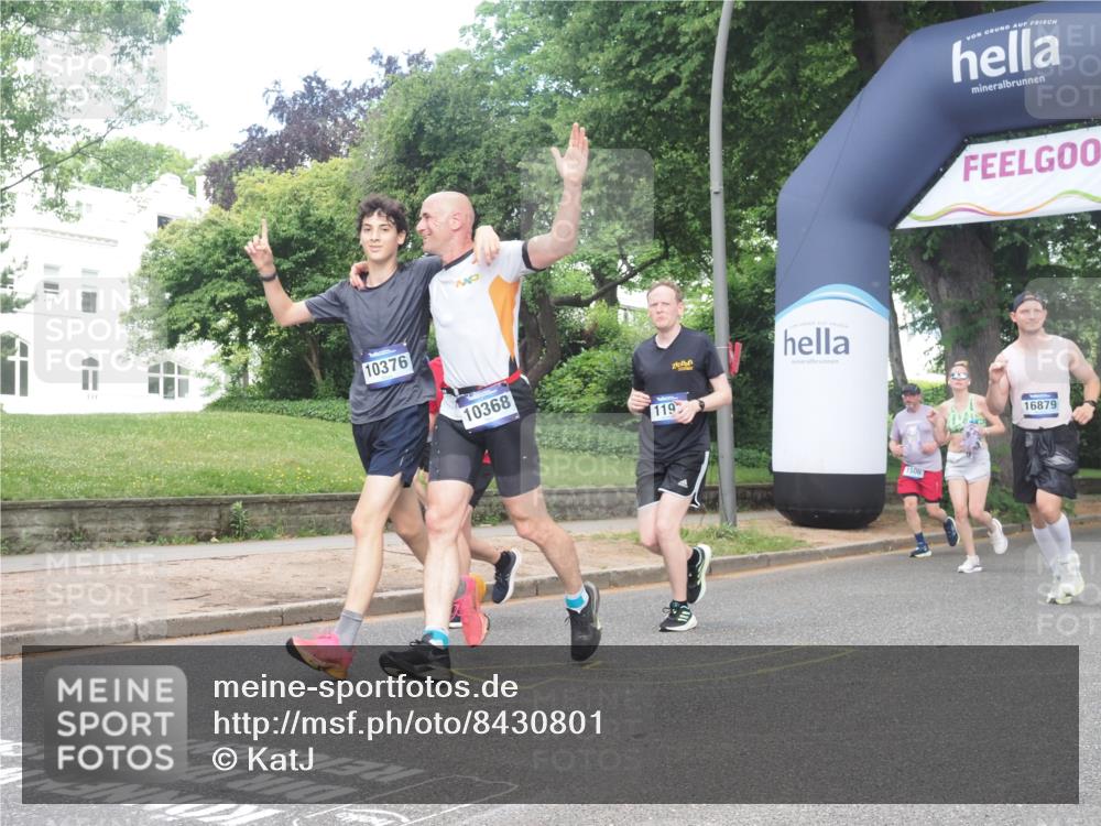 29.06.2025 - hella hamburg halbmarathon KatJ http://msf.ph/oto/8430801 29.06.2025 10:42:03 Zwischen KM18-KM19 1193, 1506, 2448, 3652, 4231, 4897, 6355, 6356, 7221, 8223 meine-sportfotos.de