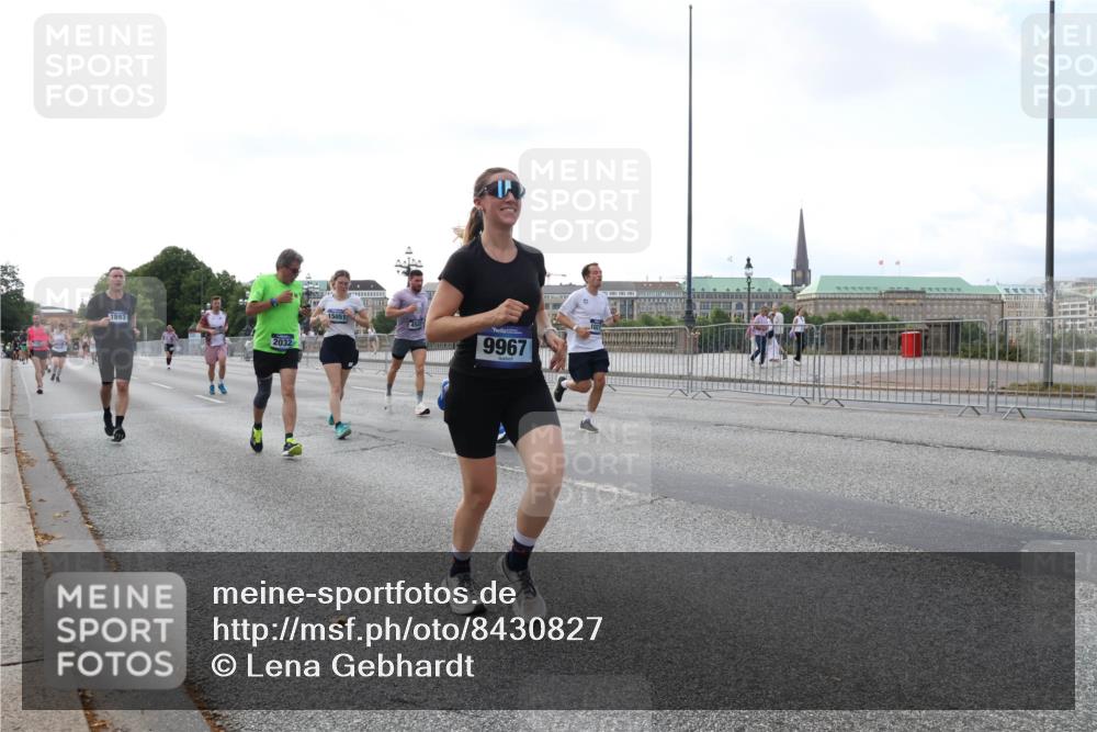 29.06.2025 - hella hamburg halbmarathon Lena Gebhardt http://msf.ph/oto/8430827 29.06.2025 10:07:35 Lombardsbrücke 1893, 2032, 15051, 9967, 1173, 1893, 2032, 2136, 2190, 2309, 3328, 3922, 4262, 4502, 4550, 5100, 5242, 5899, 6196, 6517, 6518, 6707, 6713, 6715, 6833, 6918, 7019, 7760, 9071, 9338, 9966, 9967, 10212, 10700, 10703, 11114, 11394, 11641, 11758, 12378, 12789, 15051, 15673, 16241, 16539, 16915, 17062, 18218, 18270, 18721, 19134 meine-sportfotos.de